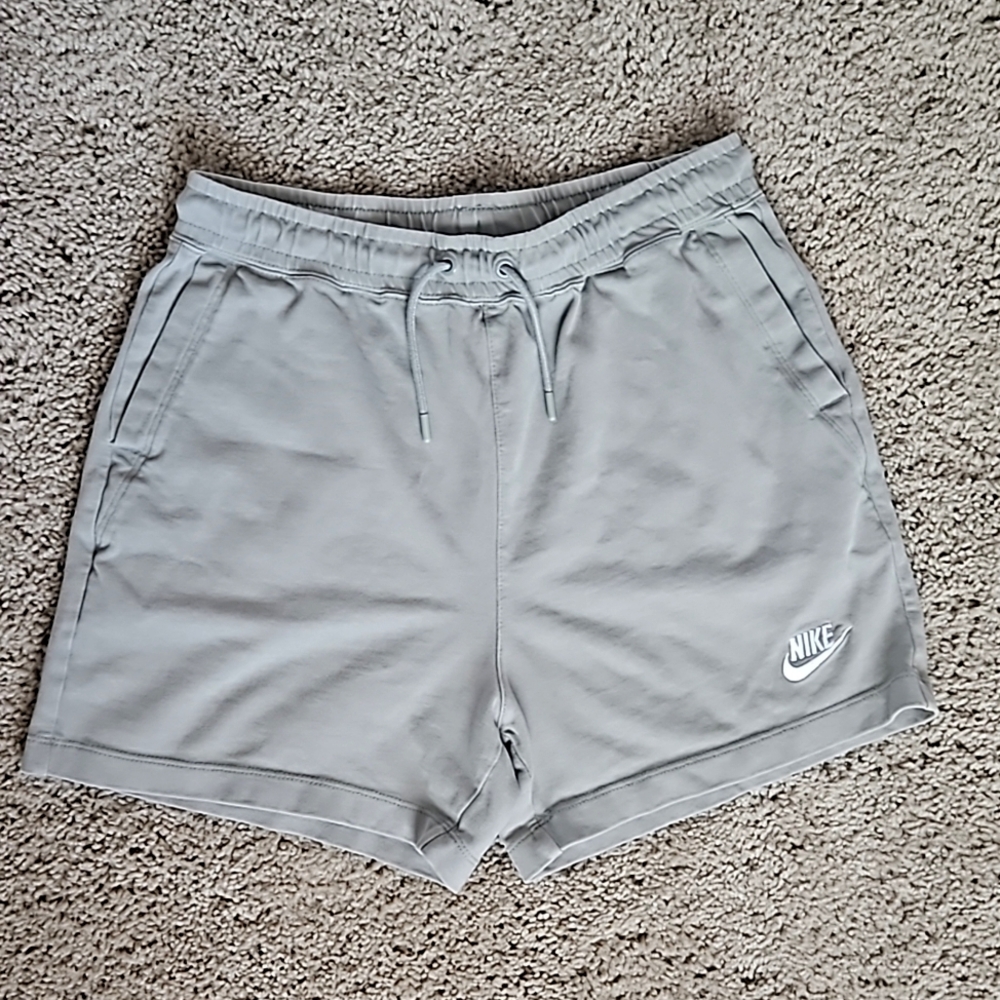 Nike shorts size small